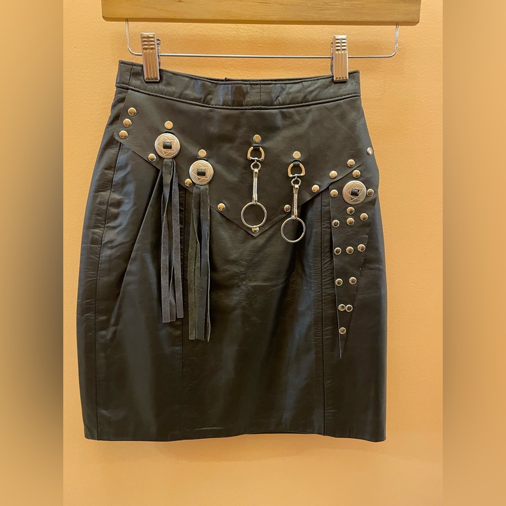 Vintage 1980s leather biker babe hi waist mini skirt small